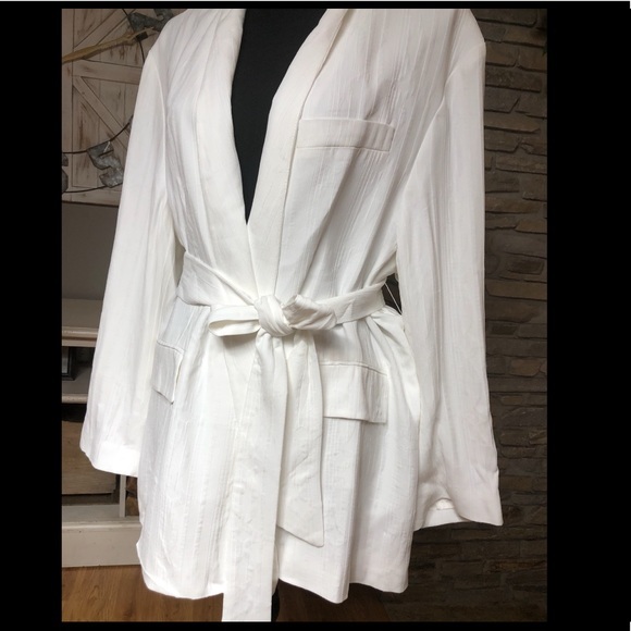 White Textured Jacket with Belt NWT - Picture 2 of 8